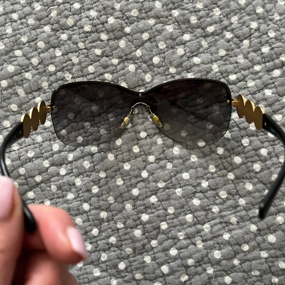 Versace womens sunglasses previously worn, gently used  see details below - Picture 5 of 8